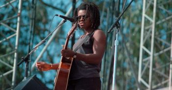 Tracy Chapman at the Bill Graham concert tribute on November 3, 1991 Photo: Brant Ward, The Chronicle