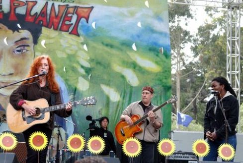 Bonnie Raitt, Tracy Chapman and Andy Dick perform at We the Planet Concert